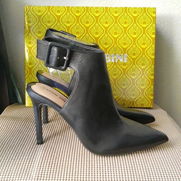 Gianni Bini Shoes - Gianni Bini 'Deene' Black Slingback Shoes